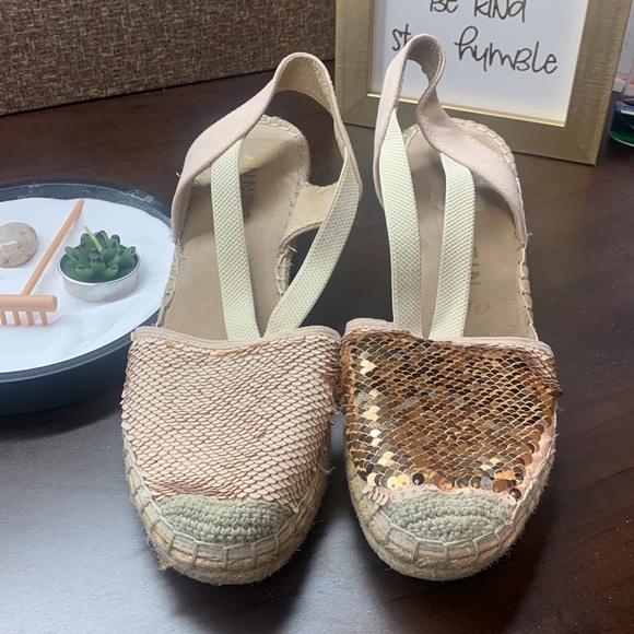Anne Klein wedge sandals Size 8.5 - Picture 3 of 3